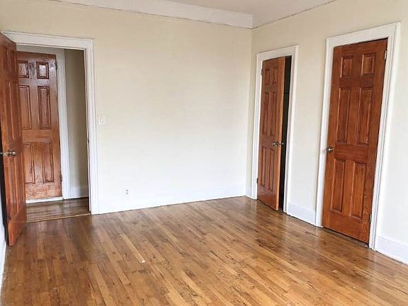 5th image of 4802 48th St APT C1
