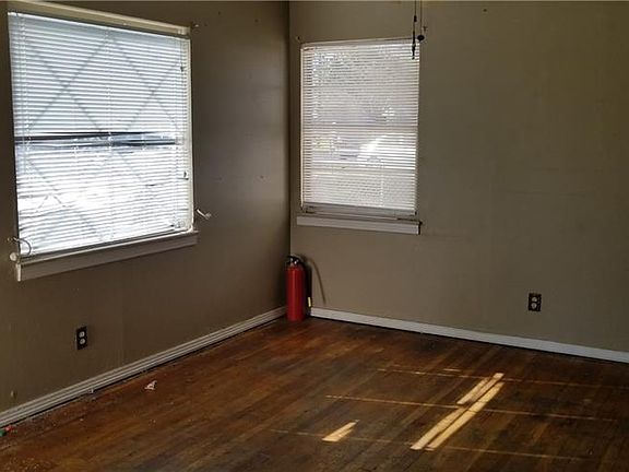 5th image of 533 Hoke Smith Dr