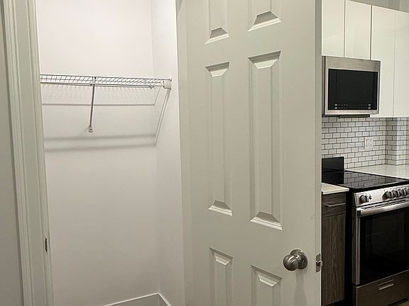 4th image of 10 Peterborough St #5