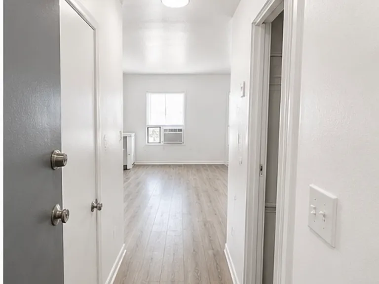 233 SW 11th Ave #114 — Photo 1