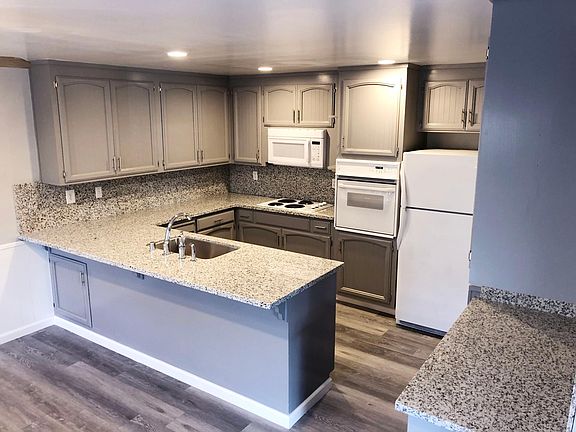 2nd image of 4321 Blackford Ave #1