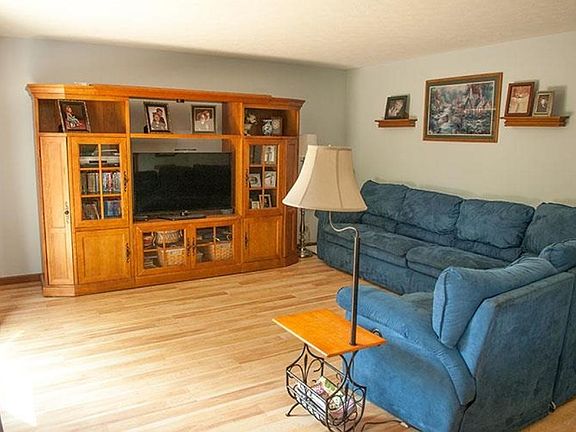 3rd image of 5027 Brittania Ct