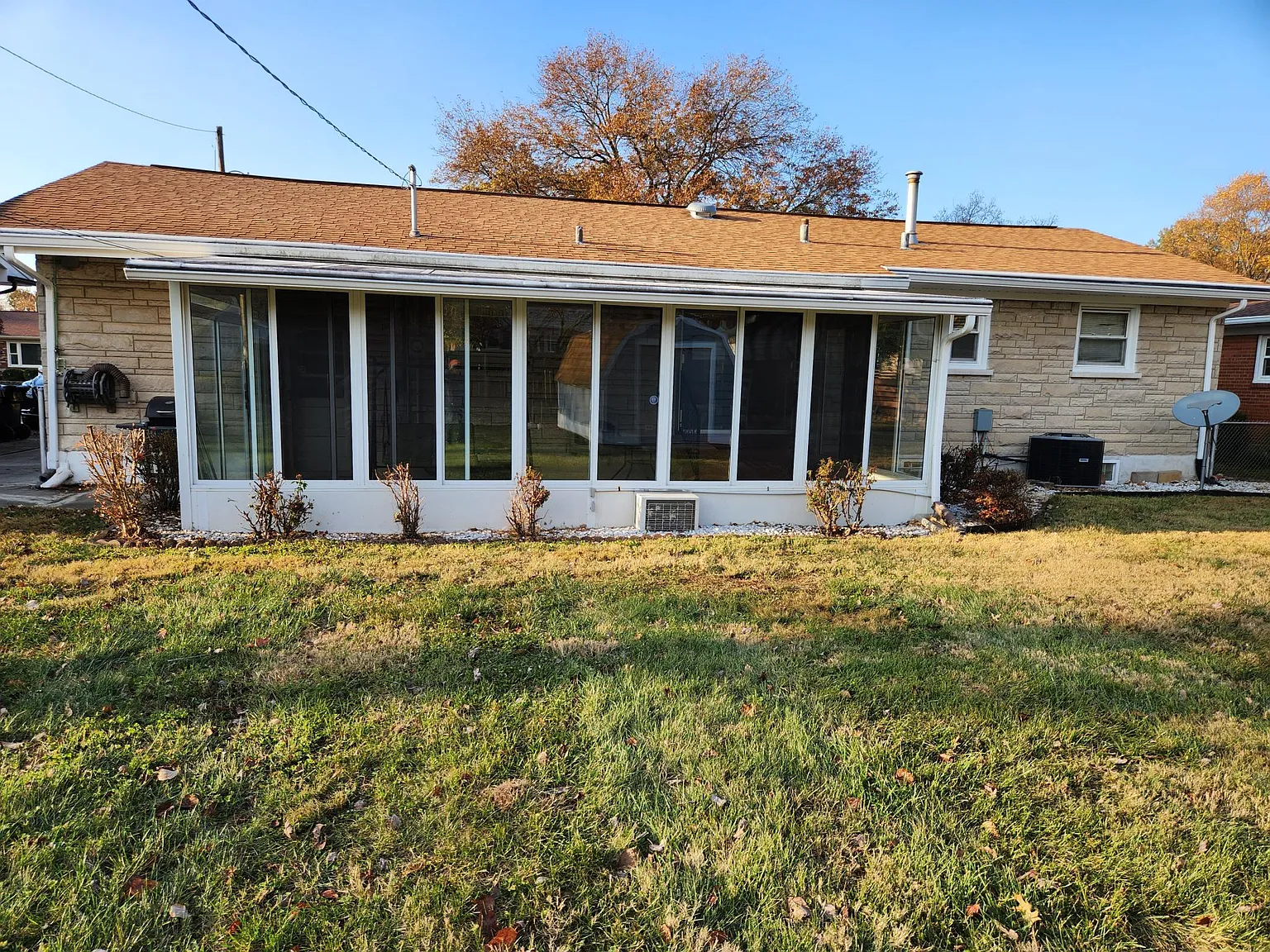 3 bed, 2.5 bath, 2000 sqft, $2,500 — Photo 2
