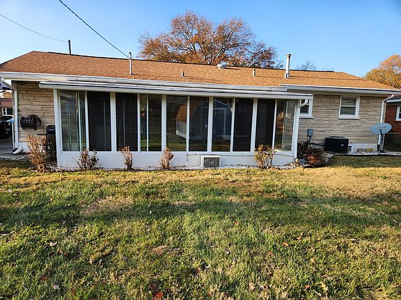 2nd image of 4036 Laurelwood Ave