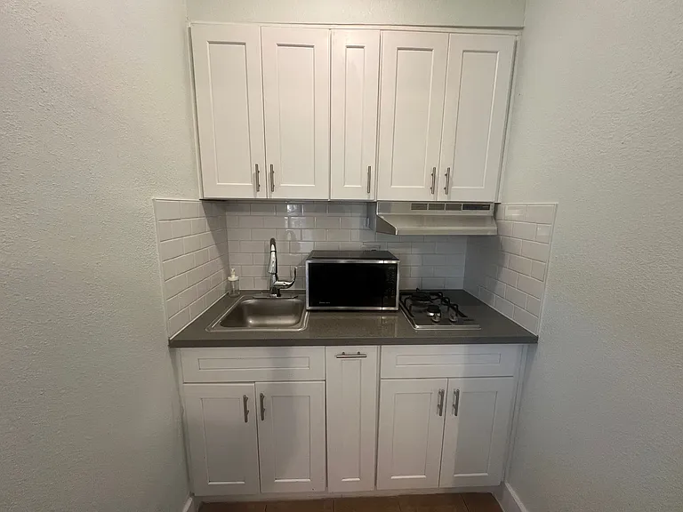Wilton Place Apartments — Photo 28