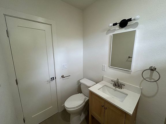 2nd image of 524 Williamson Ave APT 2