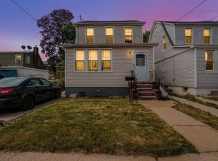 11640 203rd St, Saint Albans, NY 11412