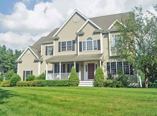25 Wesley Dr, Wrentham, MA 02093