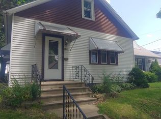 2312 E Eden Pl, Saint Francis, WI 53235