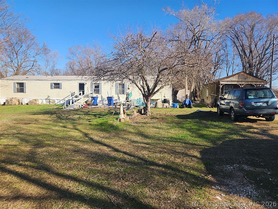 2nd image of 414 E Golden Ave