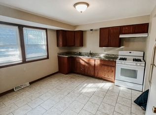 1912 Jay Eye See Ave, Racine, WI 53403