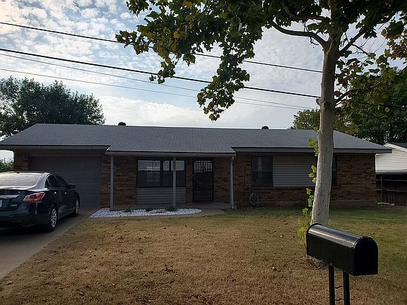 2nd image of 1003 N Archer St