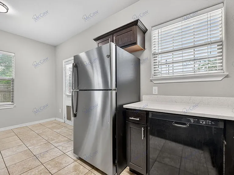 912 Drexel St #B — Photo 10