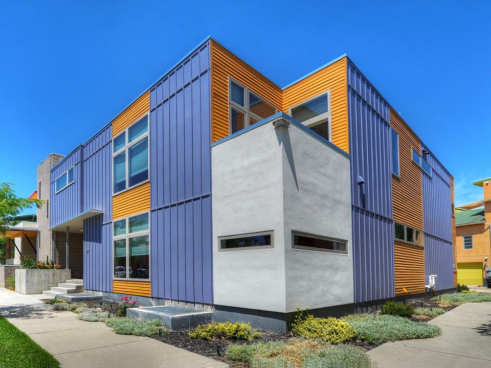 Corner house one block from coffee shop