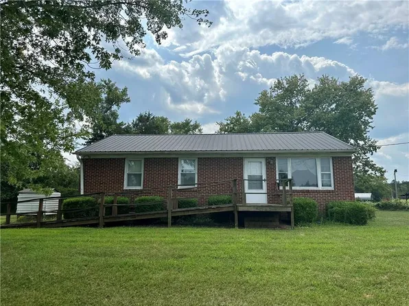 5545 Woodsdale Rd, Roxboro, NC 27574