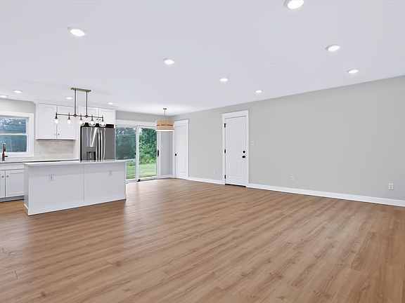 3rd image of 620 N Staats Dr