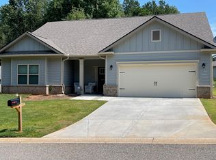197 Magnolia Villas Dr, Cornelia, GA 30531