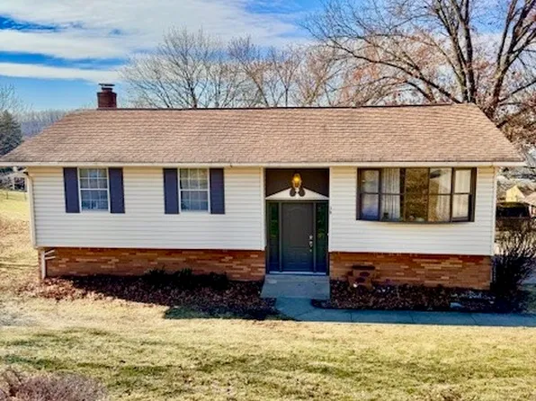16 Anchor Dr, Washington, PA 15301