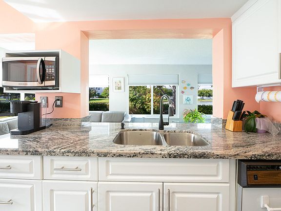 4th image of 4517 Monterey Drive