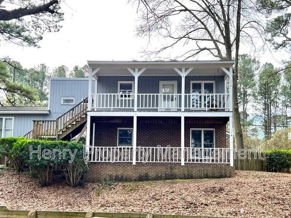 150 Carmichael Ct, Cary, NC 27511