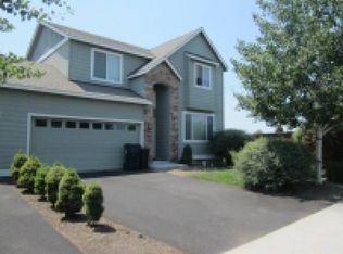 2670 SW Cascade Mountain Ln, Redmond, OR 97756