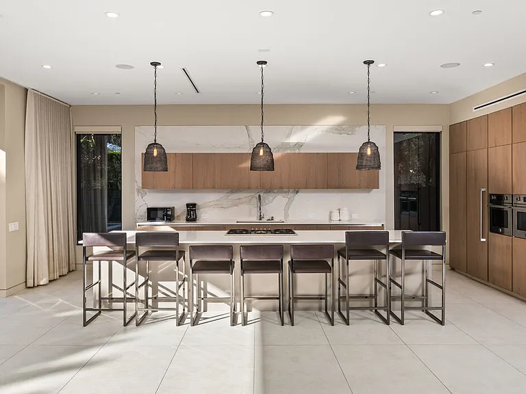 623 N Edinburgh Ave — Photo 10