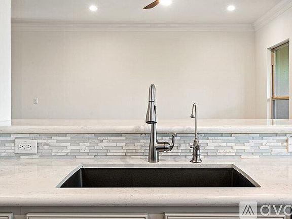 3rd image of 343 Lombardia Dr