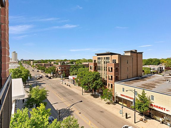 5th image of 6135 N Broadway Ave #501