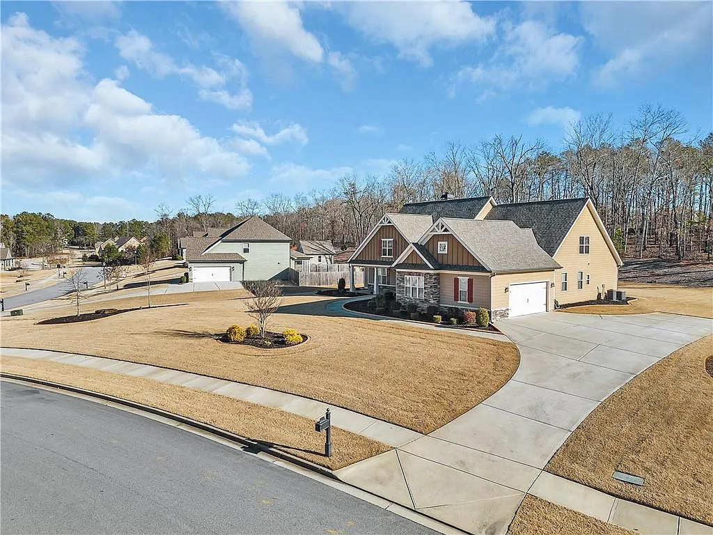 4 bed, 3.5 bath, 3295 sqft, $3,750 — Photo 3