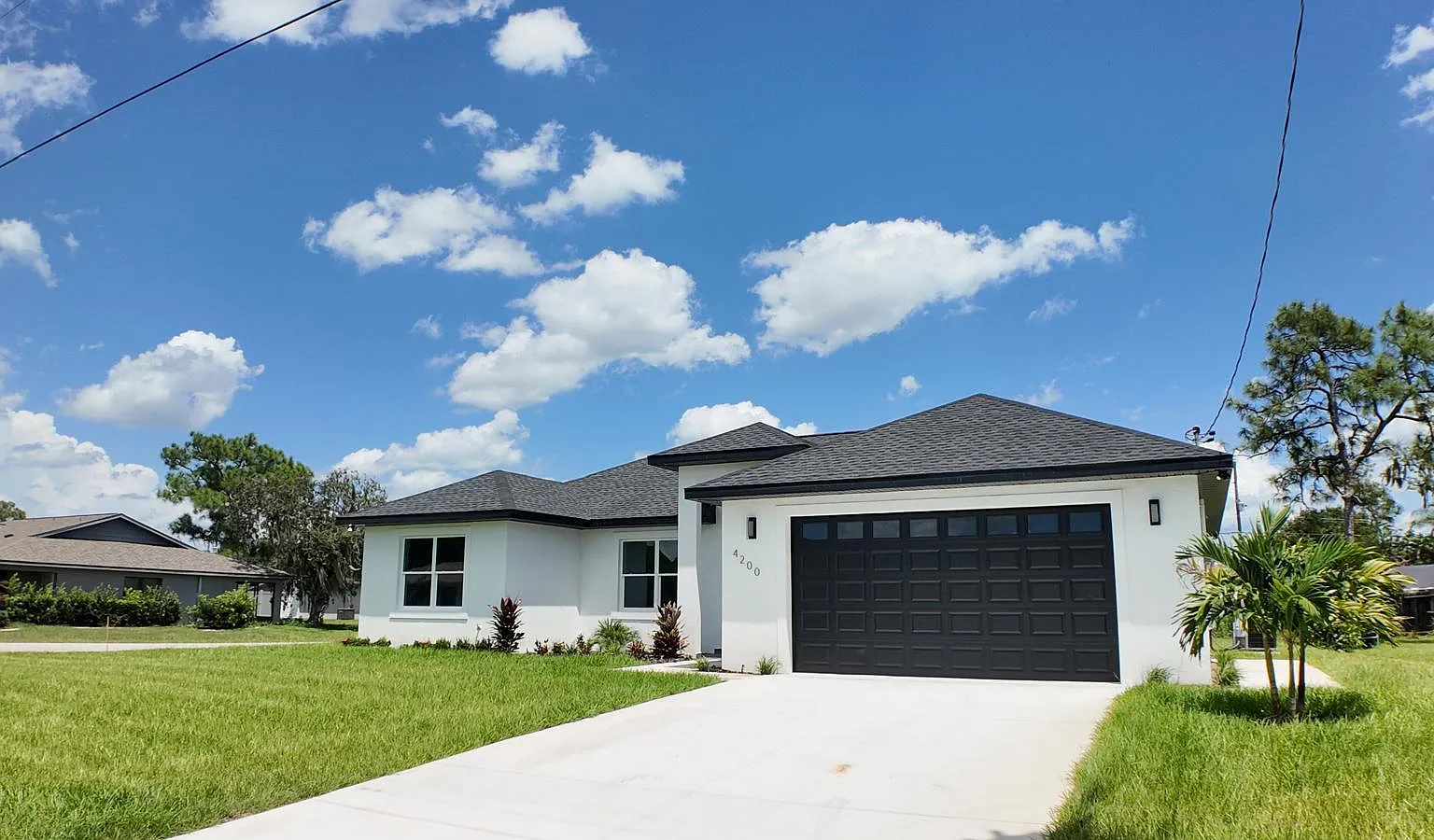 3 bed, 1505 sqft, $319,900 — Photo 1