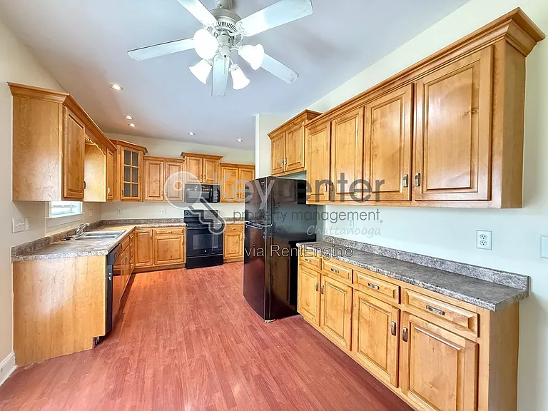 7005 Tyner Rd — Photo 6