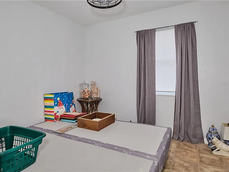16820 Banyon Ct — Photo 11
