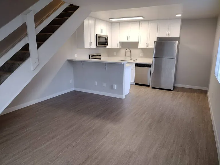 Mesa Palms Apartments — Photo 12