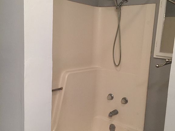 5th image of 22 Cedar Dr