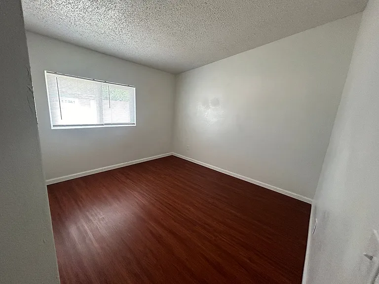 1405 E McWilliams Ave — Photo 17
