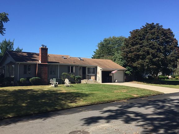 3rd image of 454 Algonquin Dr