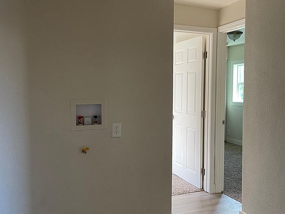 5th image of 1008 W 9th St