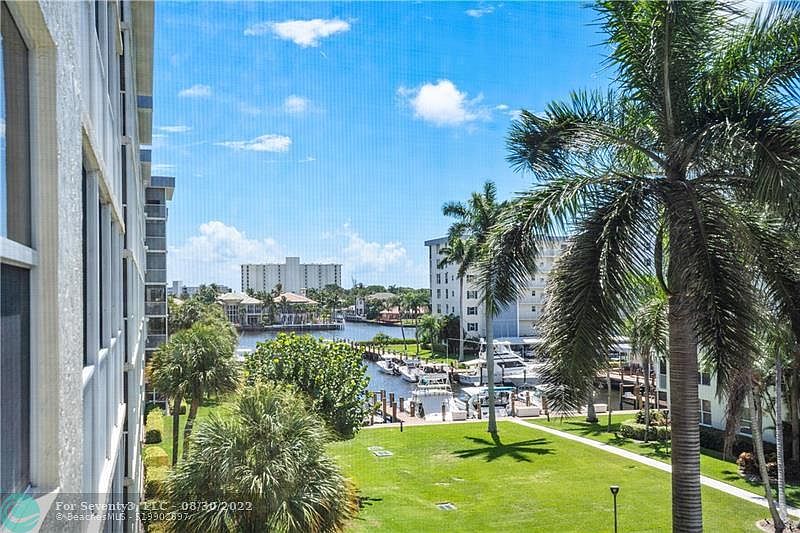 1st image of 1 Harbourside Dr #407