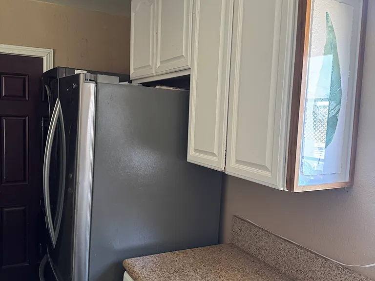 422 W Gaillard St — Photo 7