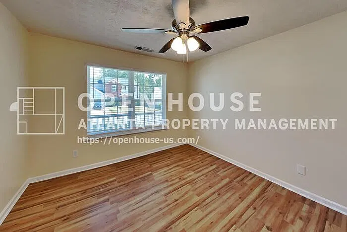 4 bed, 2.5 bath, 2399 sqft, $2,475 — Photo 4