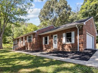 73 Rutherford Rd, Candler, NC 28715