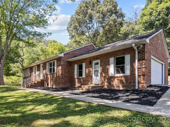 73 Rutherford Rd, Candler, NC 28715