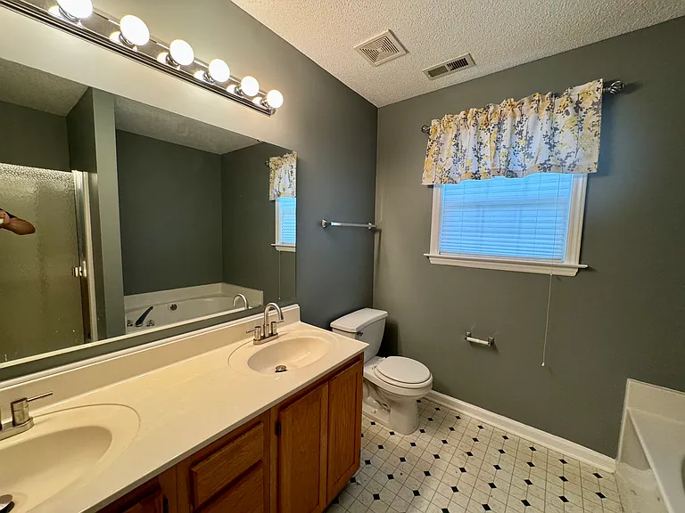 1117 Creek Haven Dr — Photo 40