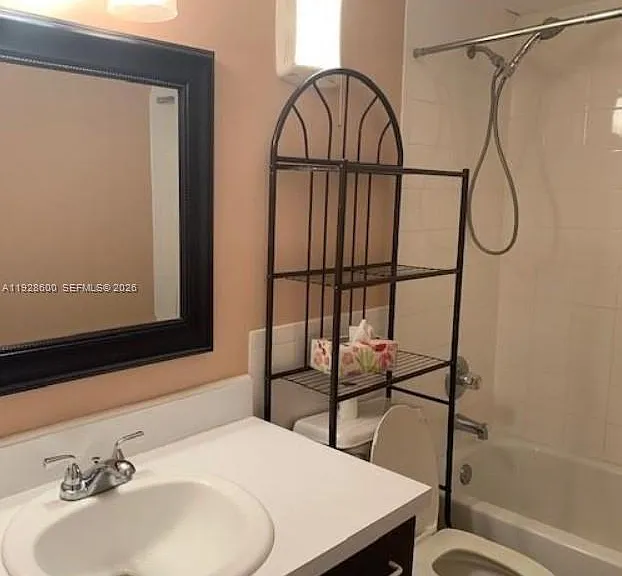 500 NE 2nd St #317 — Photo 11