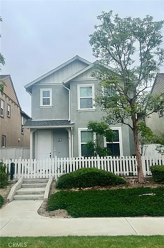 14 Conservatory Dr Photo 1