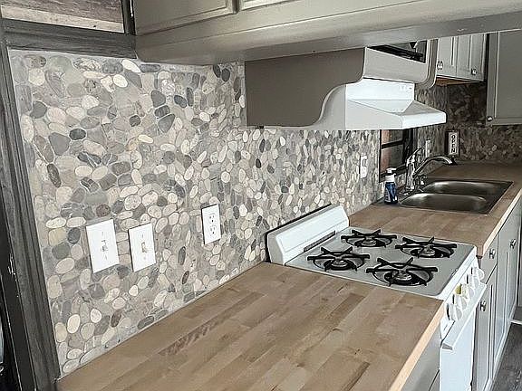 New countertops & stone tile