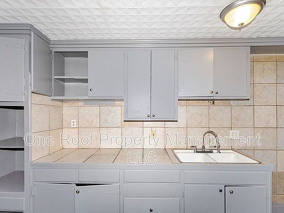 4th image of 3223 E 8th St APT 2W