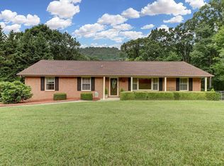 202 Cascade Dr, Vinton, VA 24179