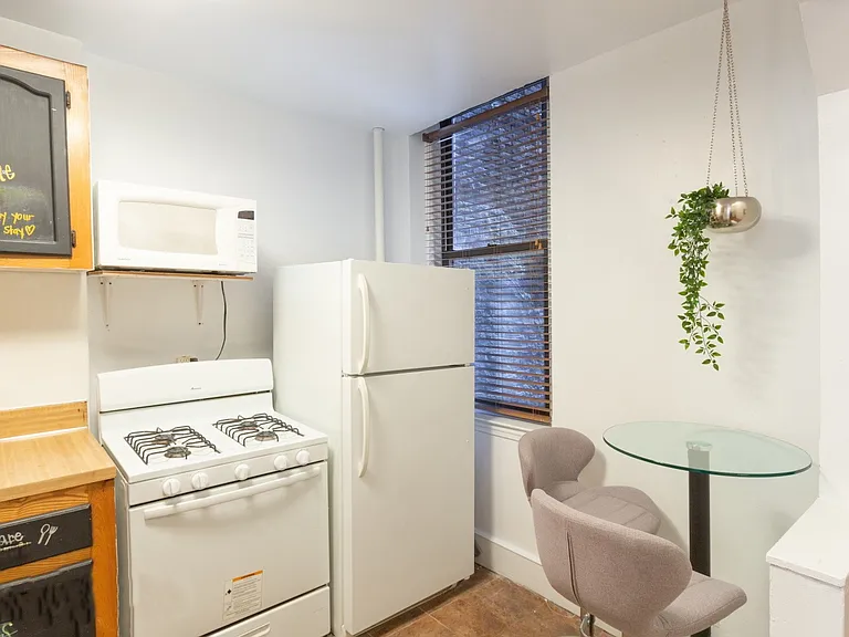 75 2nd Ave #1A — Photo 11