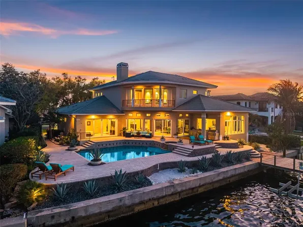 2279 Mermaid Point NE, Saint Petersburg, FL 33703
